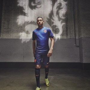 kering.com-“年度最激烈的决赛之夜：两队鏖战九局，胜负未定”，最激烈的总决赛